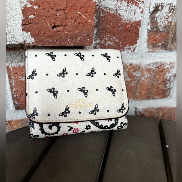 Coach Handbags - Coach Wallet